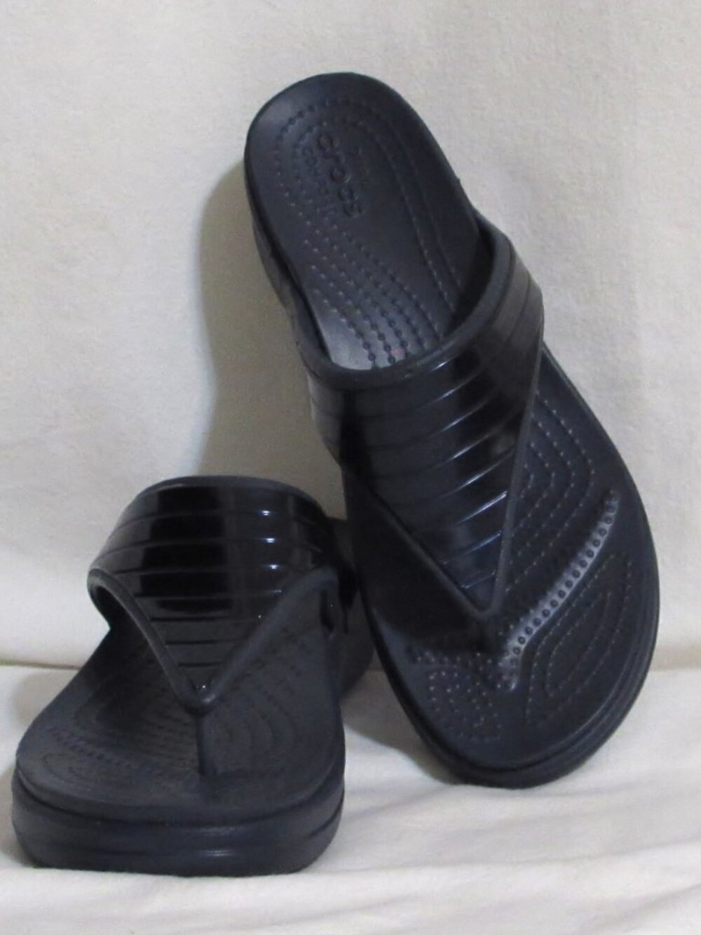 NEW Ladies CROC Navy Blue Thong Flops Wedge Sandals Shoes 8 M Orig $105